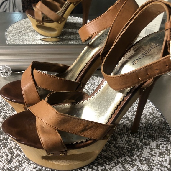 Cognac Bebe heels - Picture 1 of 3